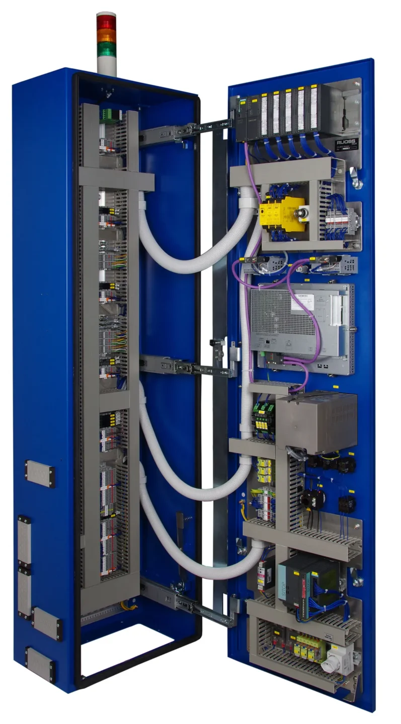 Industrieschaltschrank / Elektrotechnik / Steuerungsbau